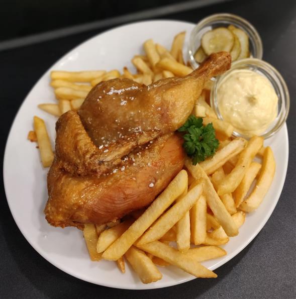 halv-grill-kylling-med-pommesfrites-2